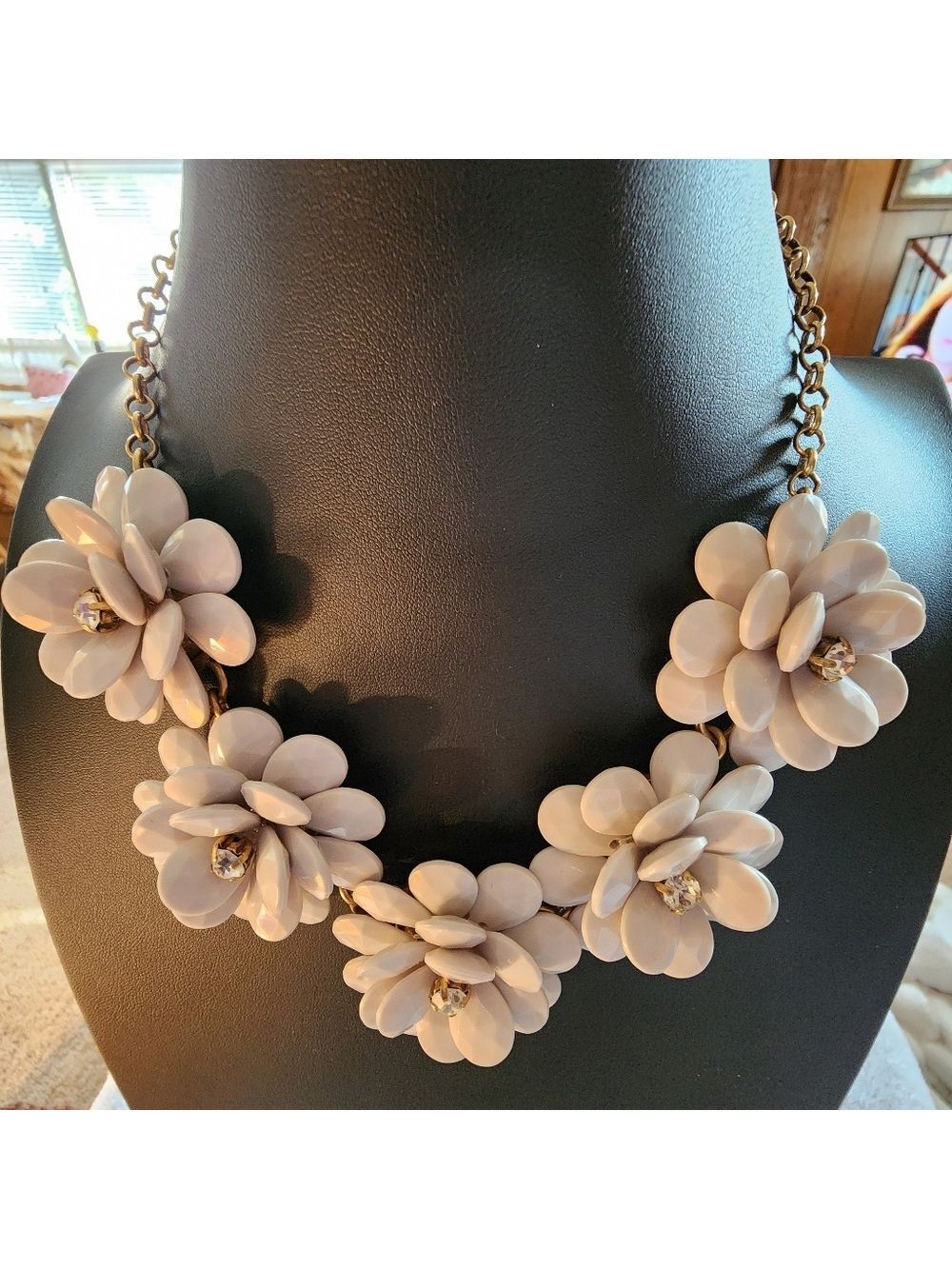 J Crew Grayish Acrylic Flower Statement Necklace - Picture 4 of 5